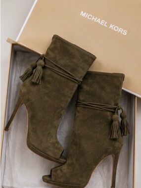 Michael Kors Rosalie Suede Tassel Booties Olive Peep Toe Heels Size 7.5